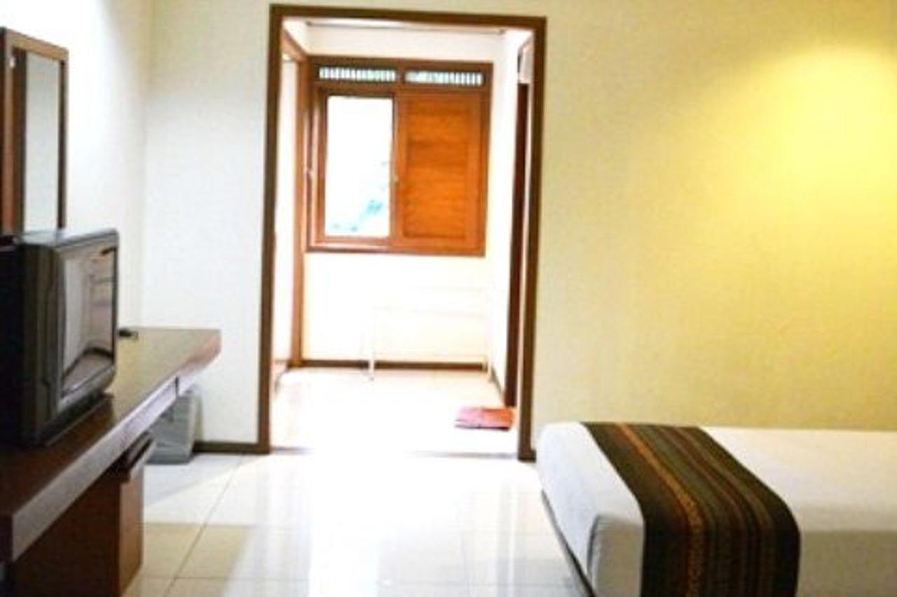 The Cipaku Garden Hotel Bandung Exterior photo