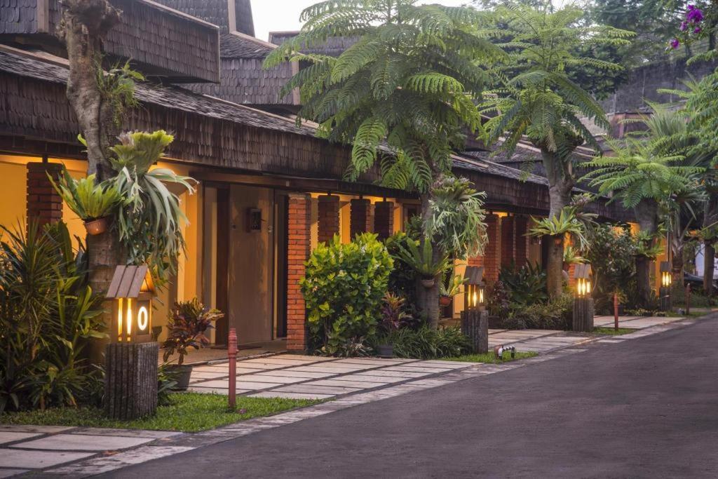 The Cipaku Garden Hotel Bandung Exterior photo
