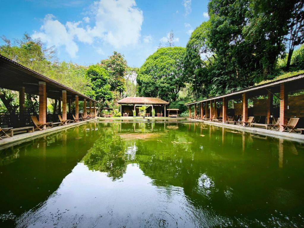 The Cipaku Garden Hotel Bandung Exterior photo