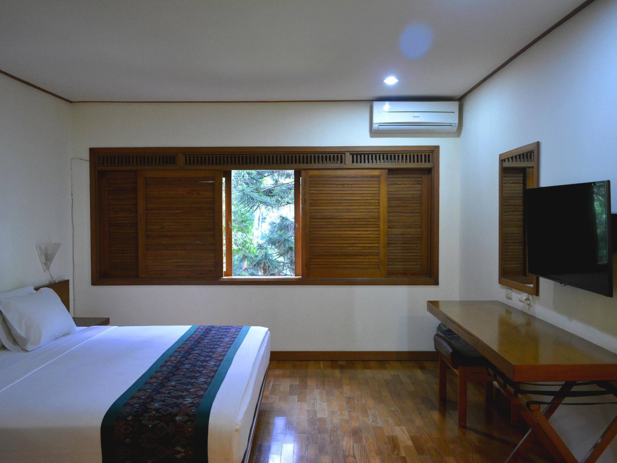 The Cipaku Garden Hotel Bandung Exterior photo